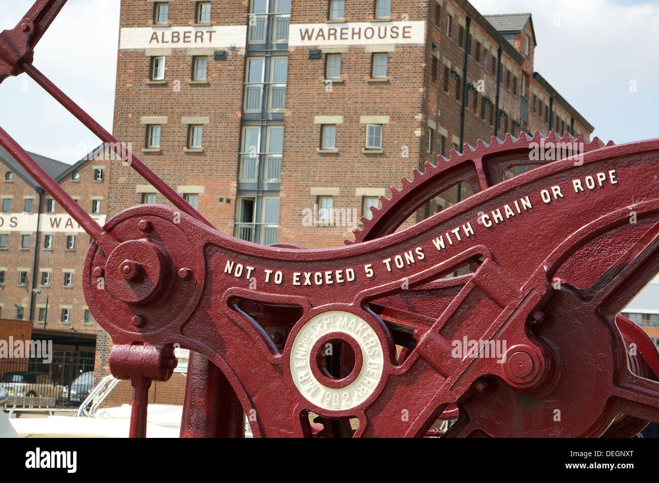 Historical lifting crane outside the Albert Warehouse at Gloucester