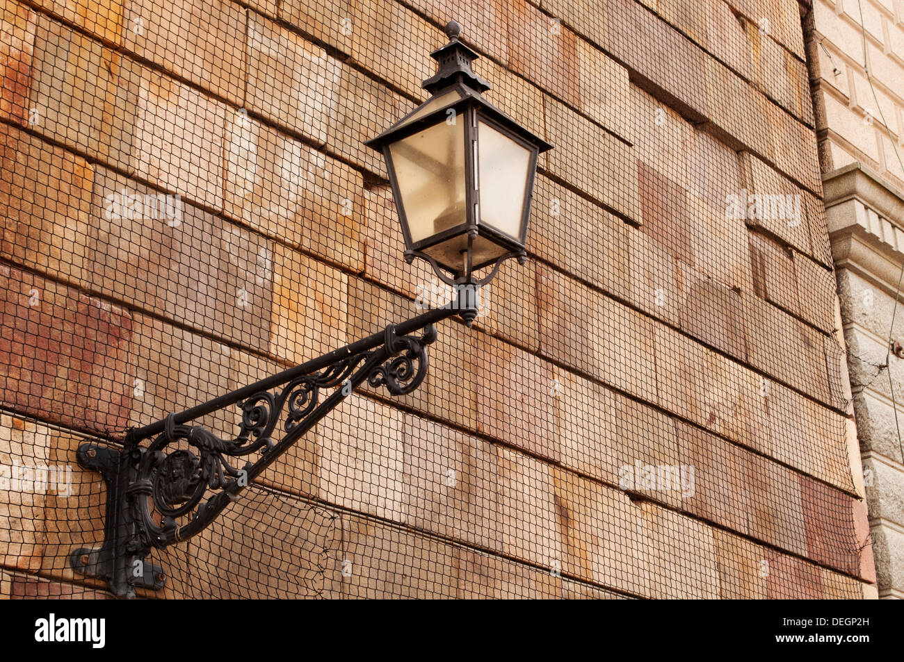 Vintage street lamp hi-res stock photography and images - Alamy