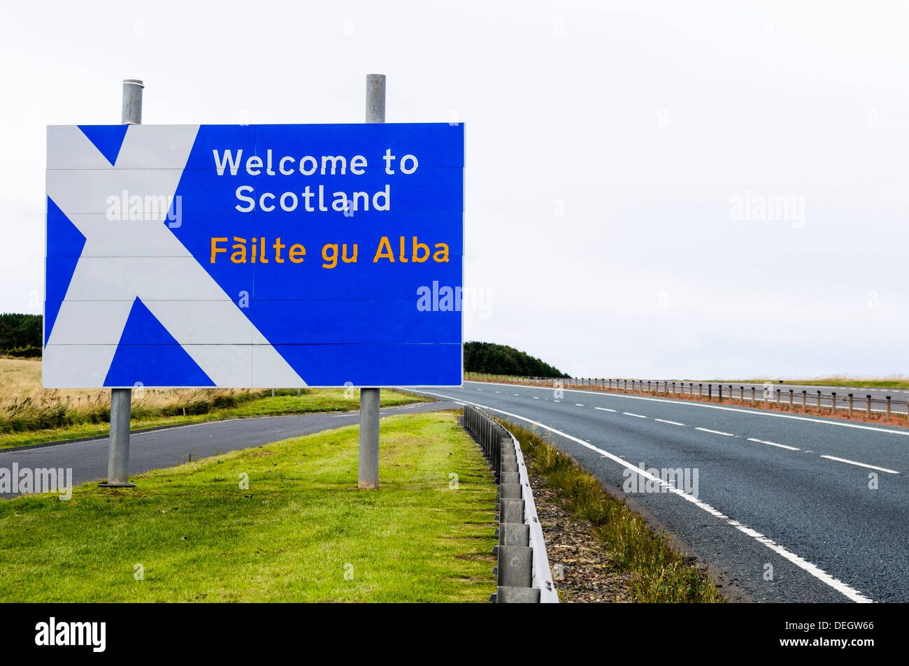 Welcome to Scotland road sign at the Scotland/England border on the A1 Stock Photo