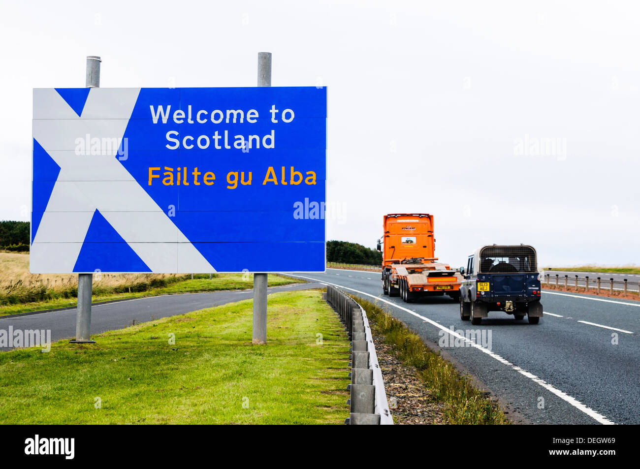 Welcome to Scotland road sign at the Scotland/England border on the A1 Stock Photo