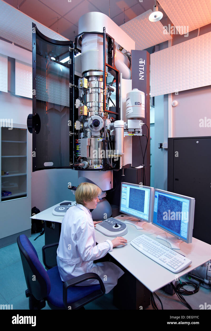 Atomic resolution imaging using TEM, HighResolution Transmission Electron Microscopy Laboratory