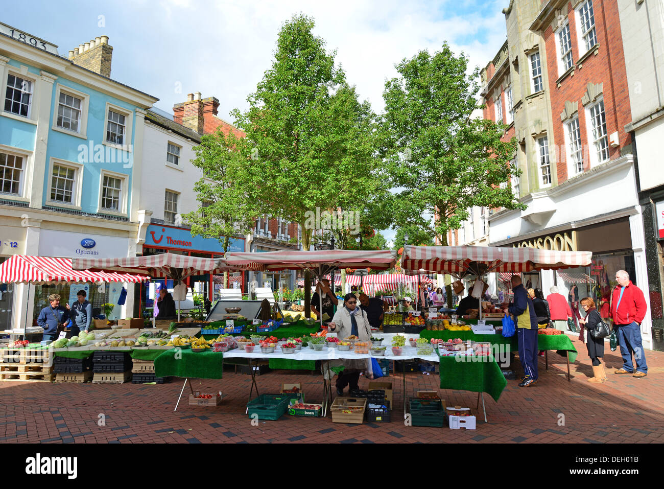 Saturday Market, Market Place, Rugby, Warwickshire, England, United Kingdom  Stock Photo - Alamy