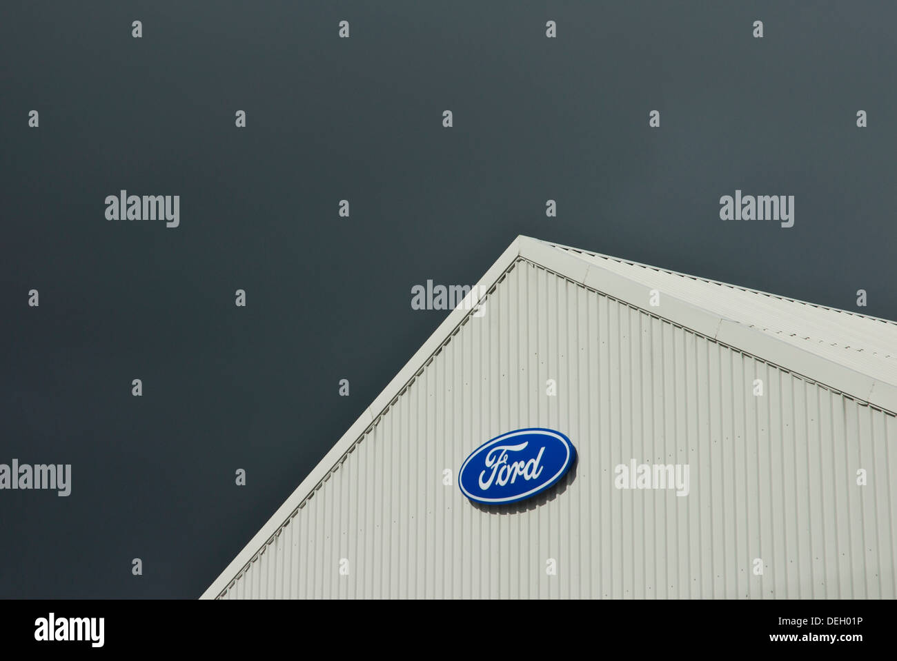 Ford sign hi-res stock photography and images - Alamy