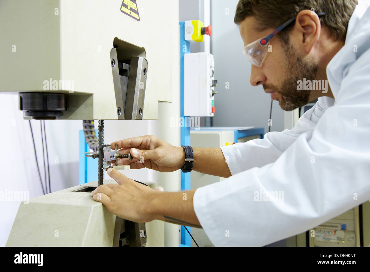 Tensile and elongation of corrugated steel bars, Research on building materials, Tecnalia