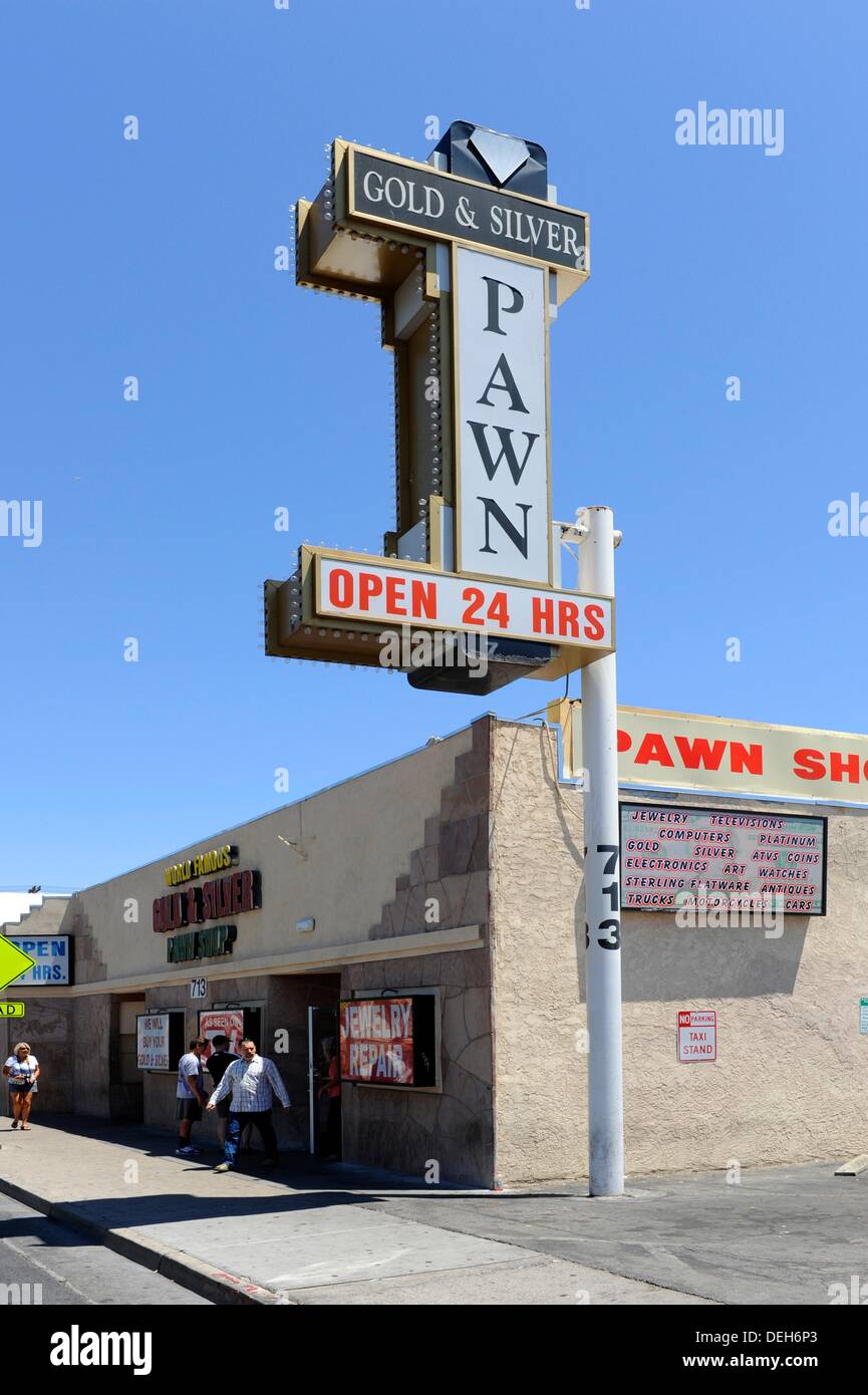 Pawn hi-res stock photography and images - Alamy