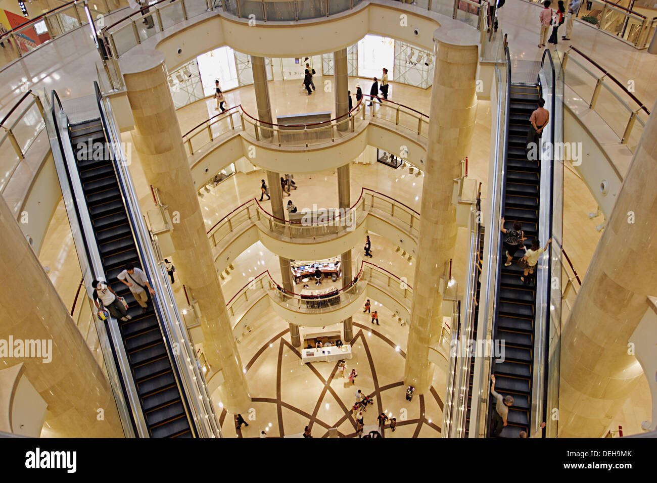 Taipei 101. Tower shopping mall. Taipei. Taiwan Stock Photo Alamy