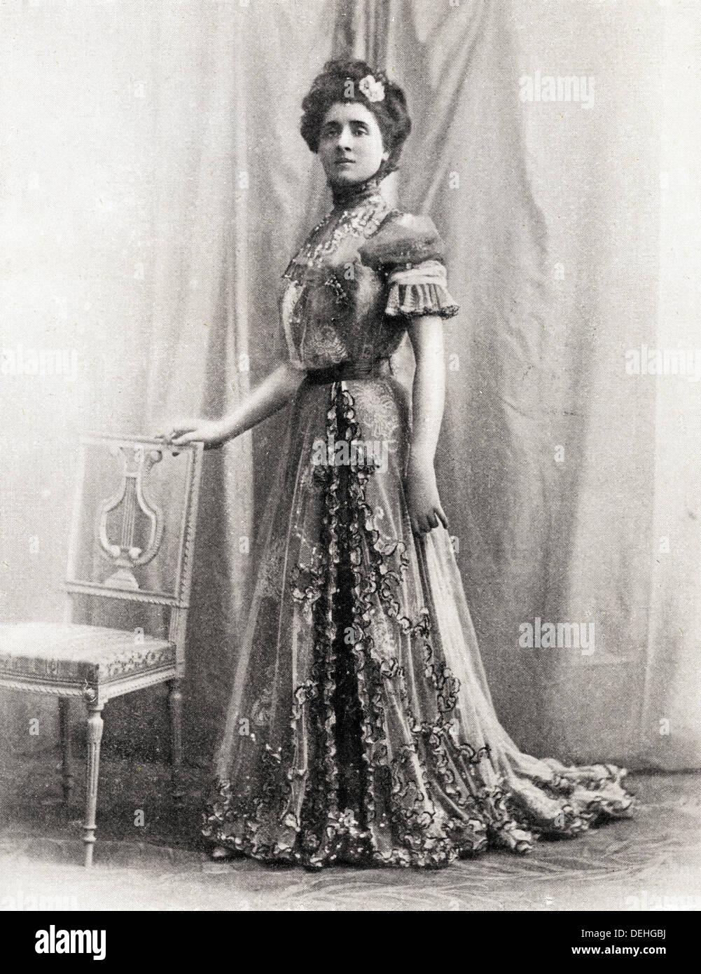 Victorian woman. 1890s Victorian fashion from Paris by designer WORTH circa 1898 Stock Photo