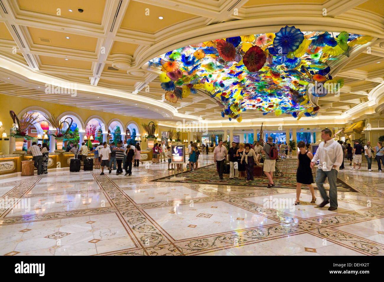 Dale Chihuly's 'Fiori di Como' Murano Glass ceiling in The Bellagio resort and casino lobby, Las Vegas, Nevada, USA. JMH5468 Stock Photo
