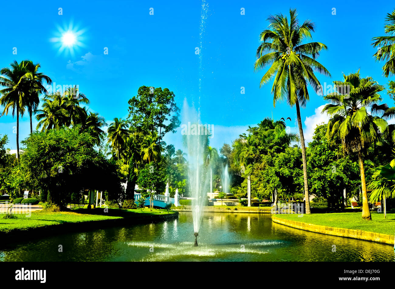Landscaped public park hi-res stock photography and images - Alamy
