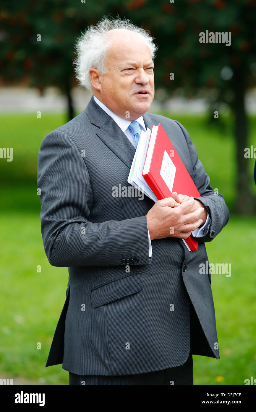 Judge Keith Cutler during a jury site visit in Tottenham, north London, Britain, 19 September 2013. Stock Photo