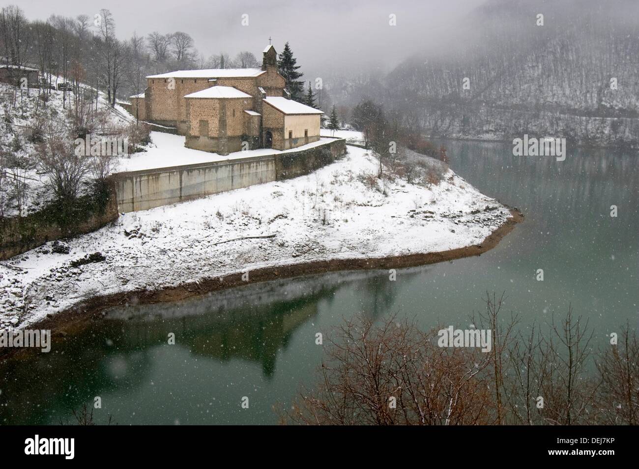 Colegiata de Santa María la Real de Tanes S XVI Pueblo de Tanes Parque