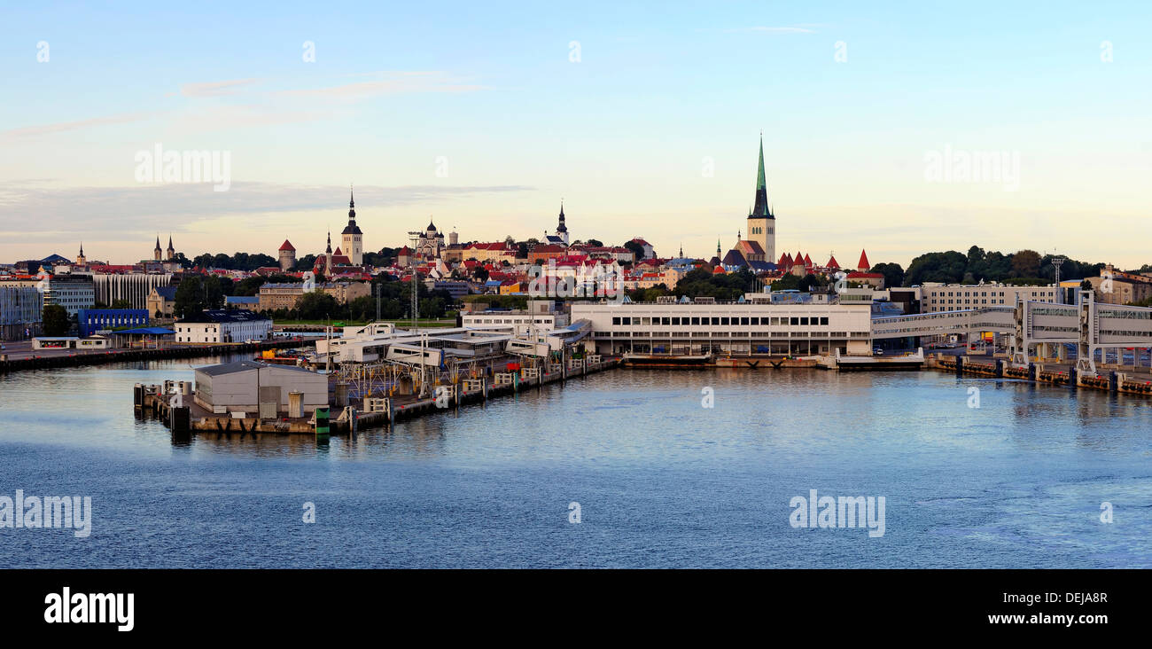 Harbor panorama hi-res stock photography and images - Alamy