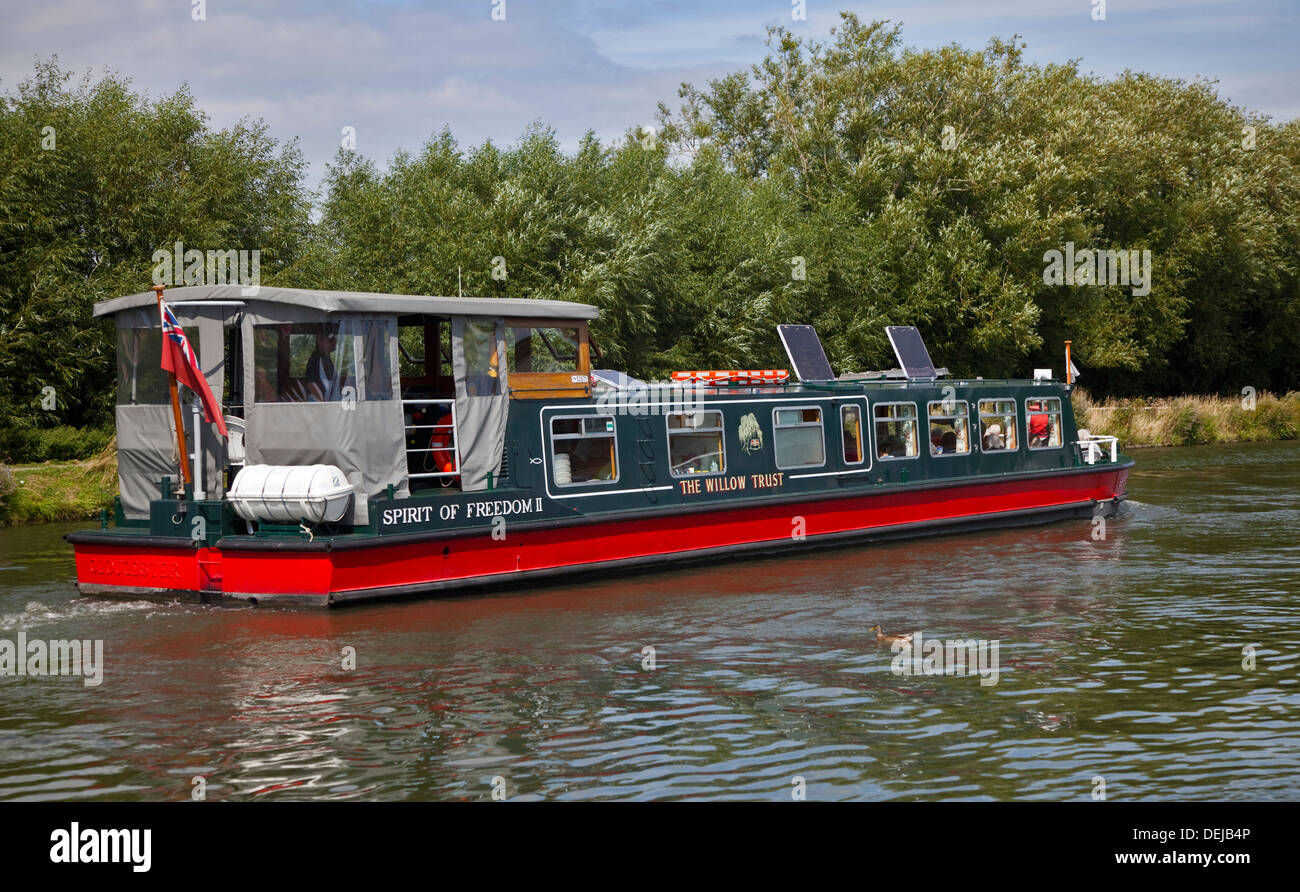 The Willow Trust Narrowboat Spirit of Freedom II on the Sharpness Canal ...