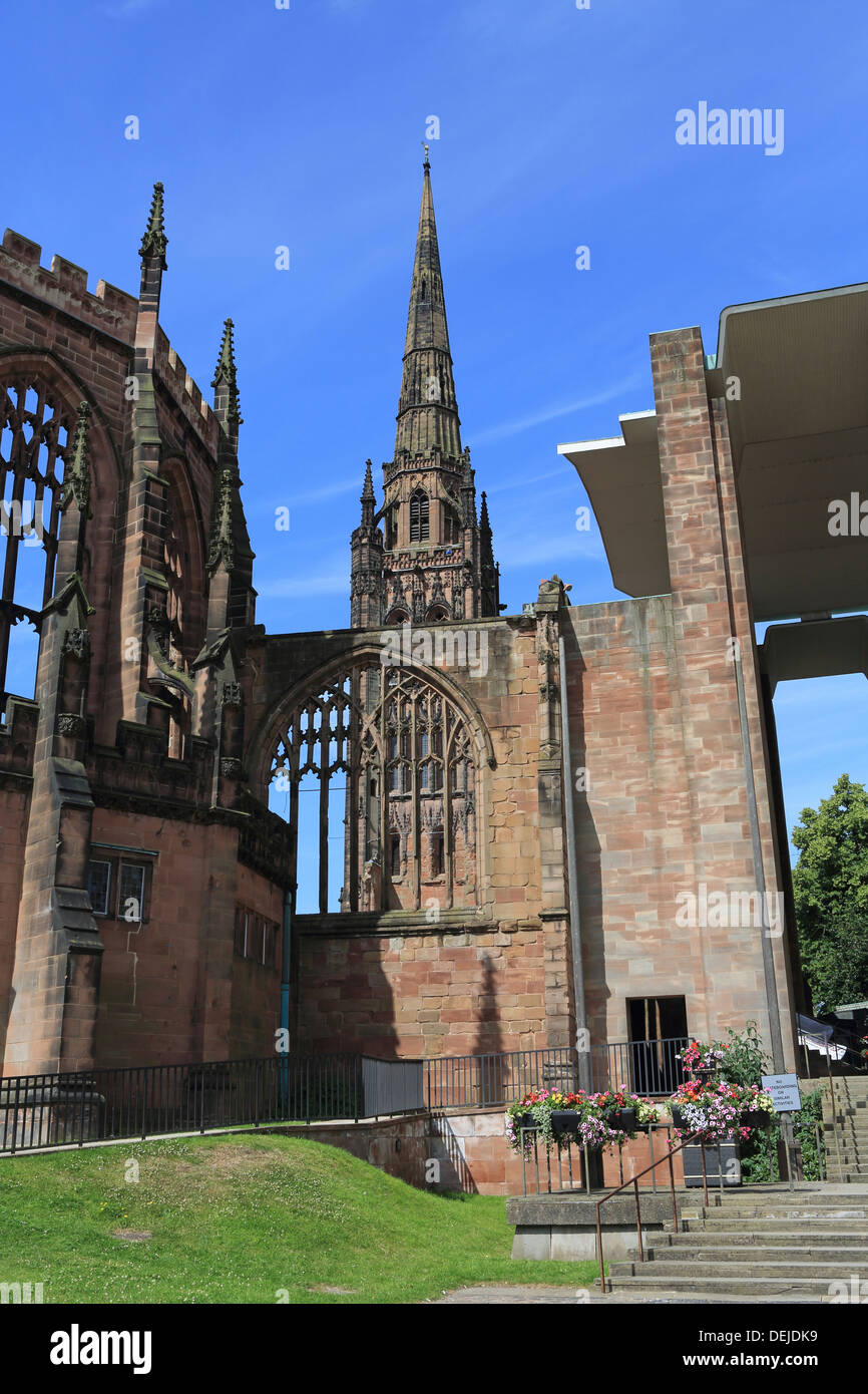 New Coventry Cathedral built next to the Old Cathedral ruins bombed by the Luftwaffe in 1940, now a symbol of peace, in the UK Stock Photo