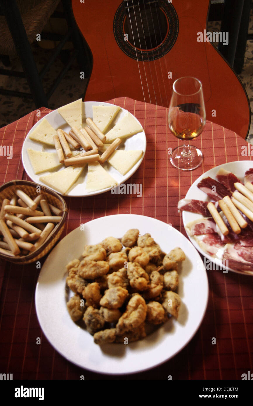 ´Tapas´ of Manchego cheese, Jabugo cured ham and fried fish with sherry