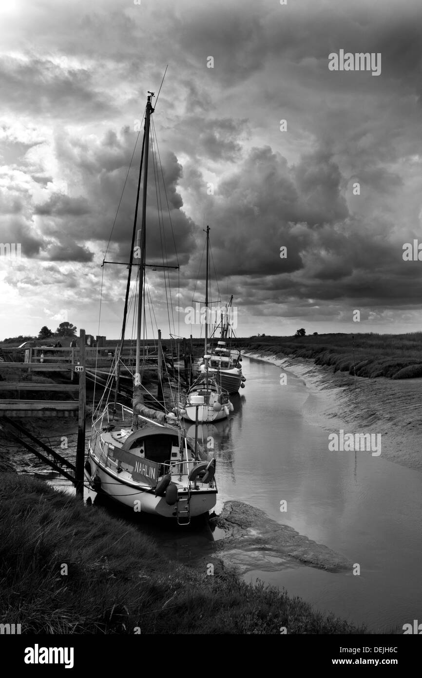 Boats yacht Black and White Stock Photos & Images - Alamy