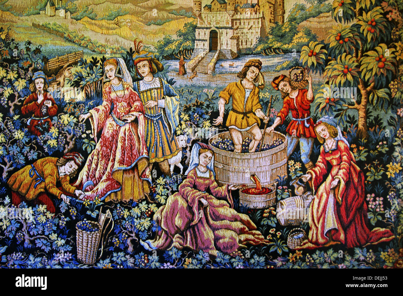 ´Vendanges au Chateau´ wall tapestry depicting a wine grapes harvest