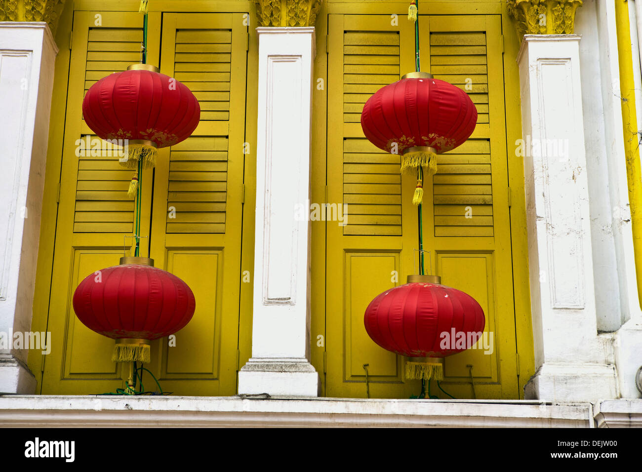 Typical red lanterns in Chinatown, Singapore Stock Photo Alamy