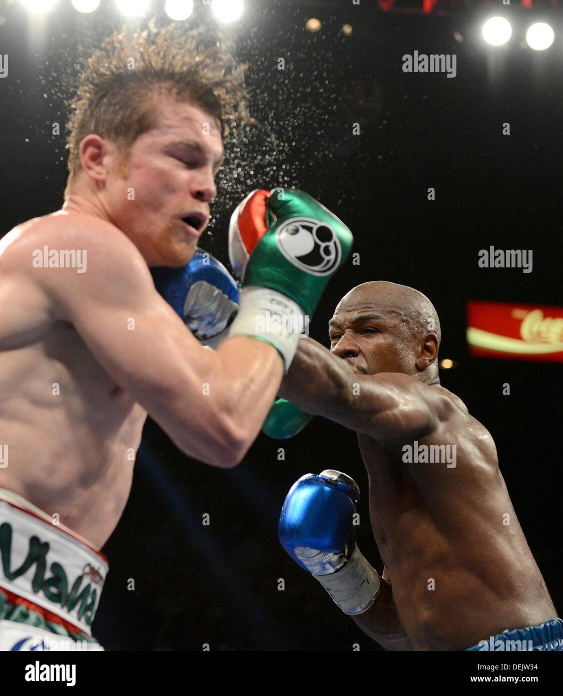 Canelo Alvarez Vs Mayweather Wallpaper