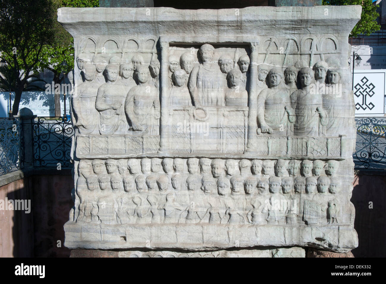 Istanbul, Sultanahmet, Hippodrom, Sockel des ägyptischen Obelisken Stock Photo