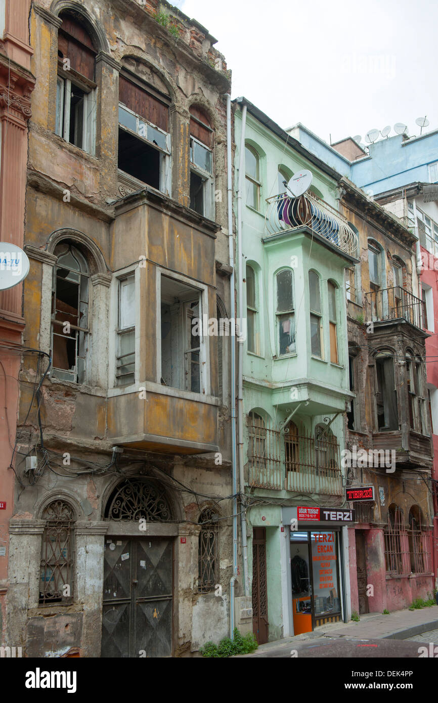 Istanbul, Kumkapi, Telli Odalari Sokkak, verfallende Altstadthäuser Stock Photo