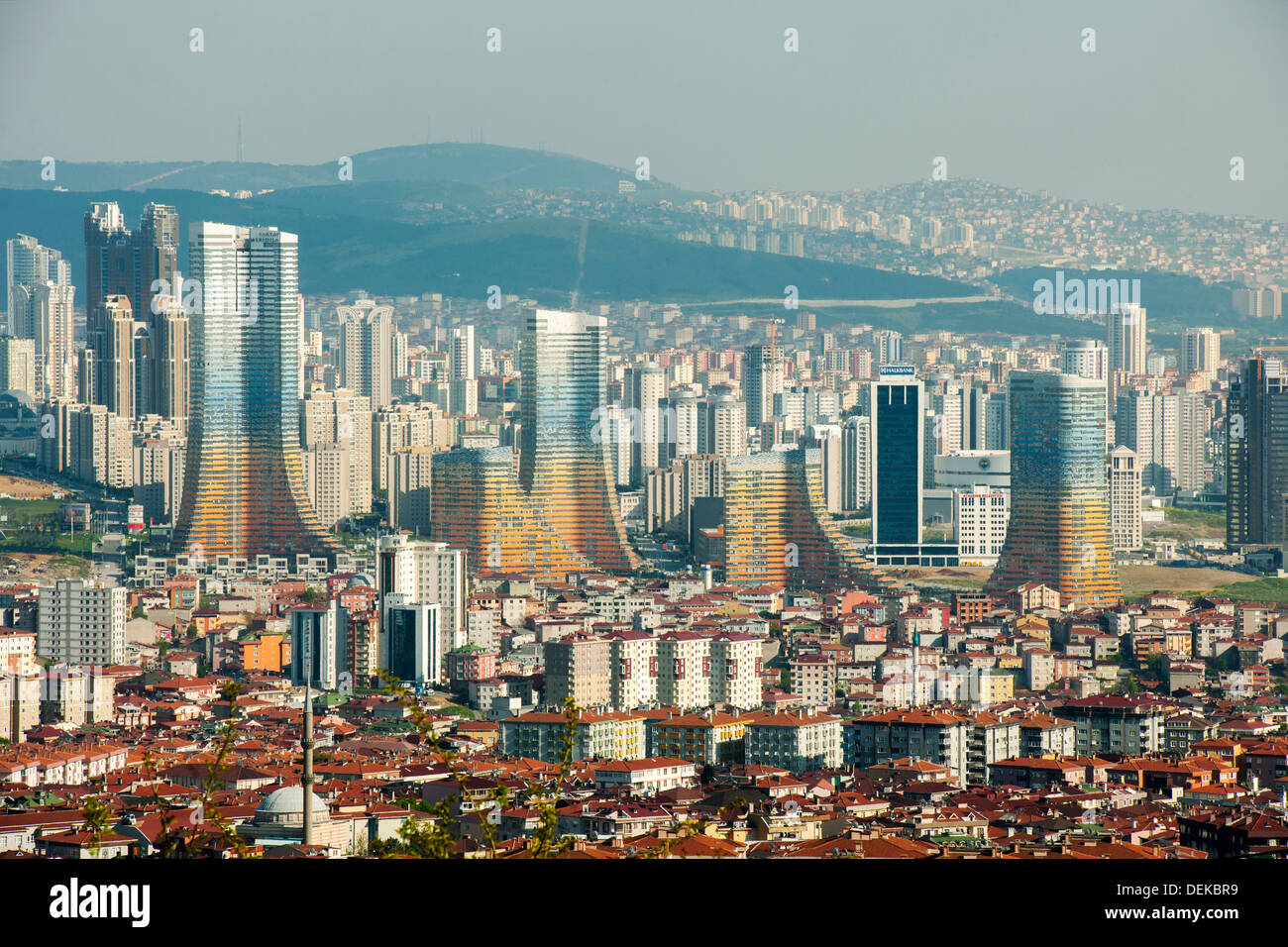 Istanbul, Üsküdar, Büyük Camlica, Blick auf den neuen Stadtteil Atasehir mit dem Varyap Meridian Grand Tower Stock Photo
