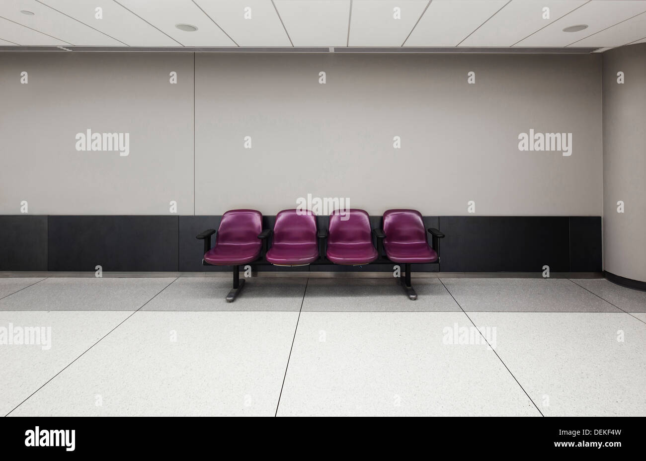 Waiting area airport hi-res stock photography and images - Alamy