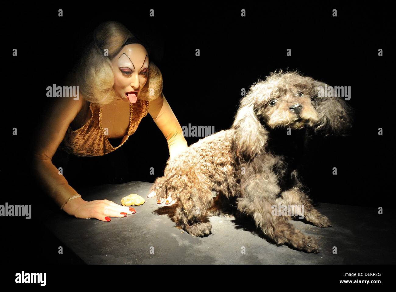 The installation 'Woman with Dog' part of the art installation 'The House of Horrors' at the Sprengel Museum in Hanover, Germany, 20 September 2013. American conceptual artist Elaine Sturtevant has won the Kurt-Schwitters-Preis with the installation. Photo: HOLGER HOLLEMANN Stock Photo