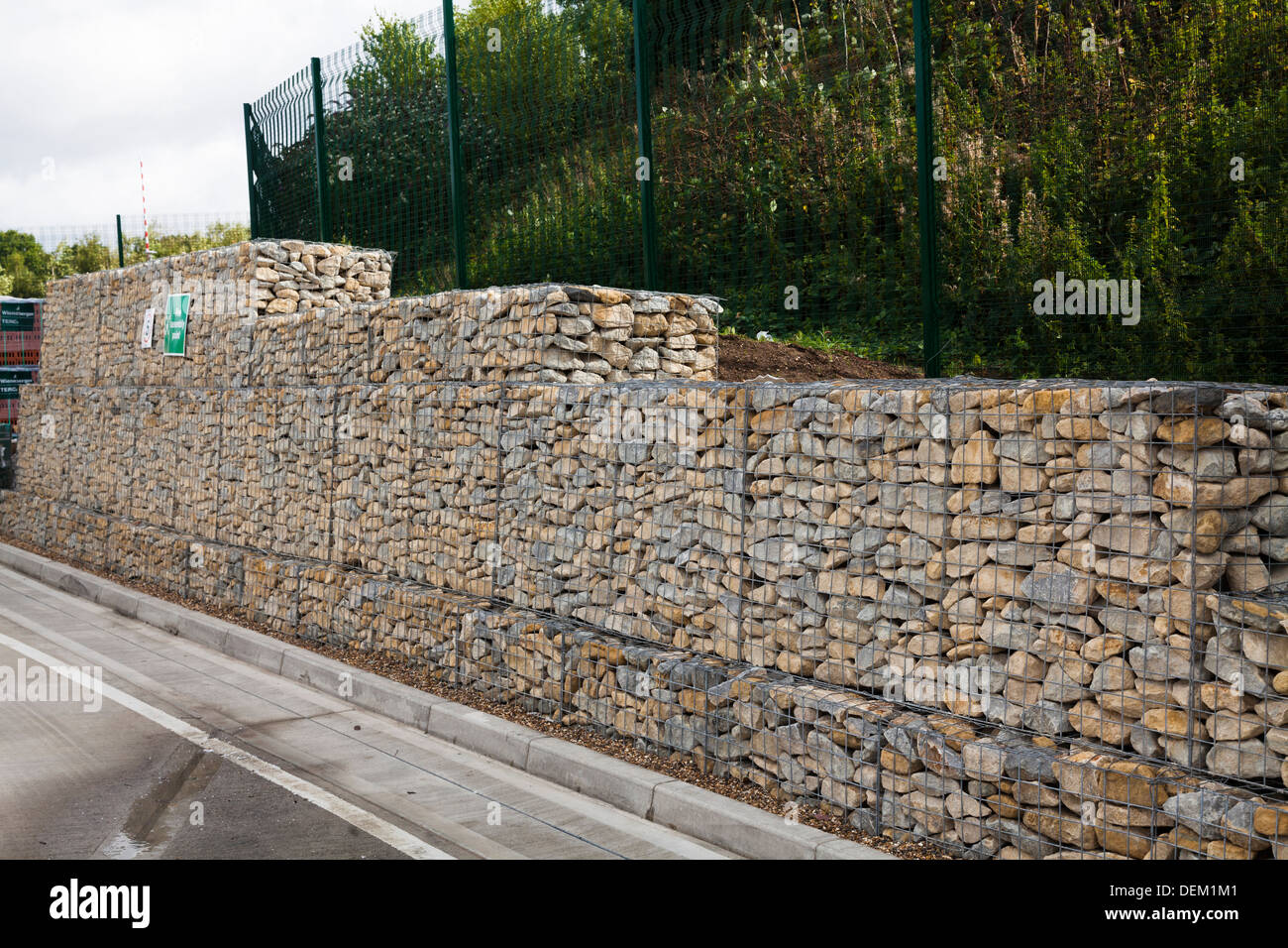 Retaining Wall Yard High Resolution Stock Photography and Images - Alamy