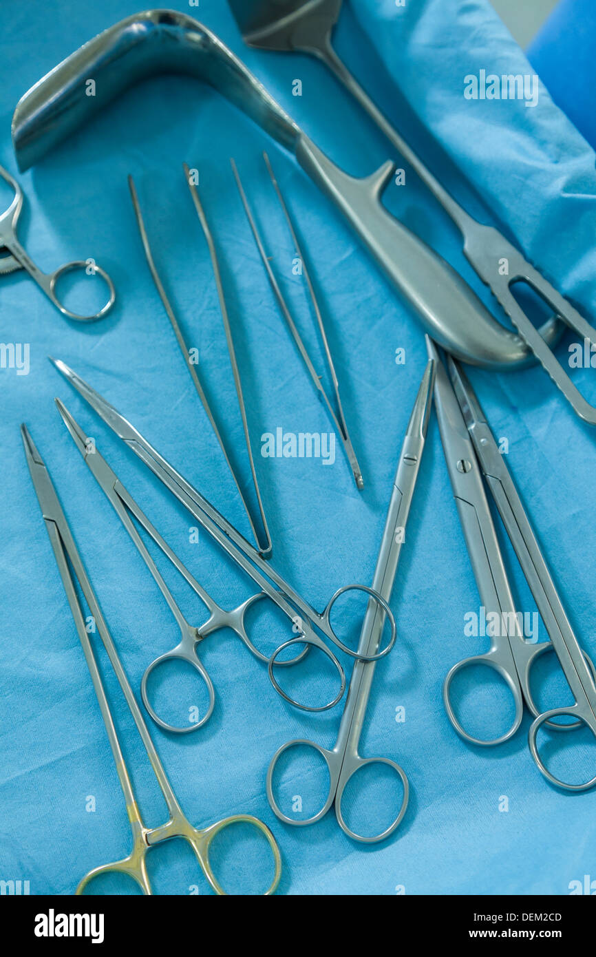 Medical instruments in tray in hospital theatre hi-res stock photography  and images - Alamy