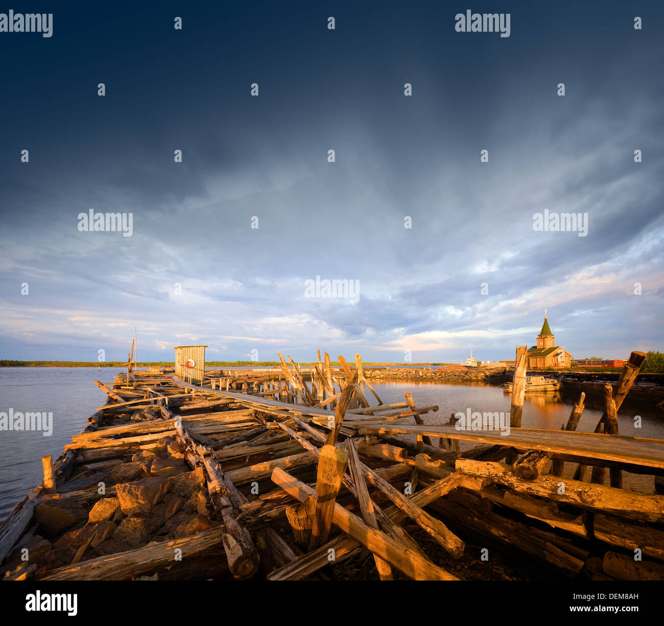 Old wooden pier hi-res stock photography and images - Alamy