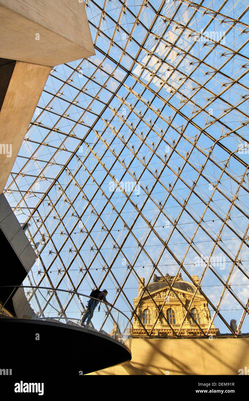 Pyramide du Louvre, Musée du Louvre, Paris, France, Europe Stock Photo -  Alamy