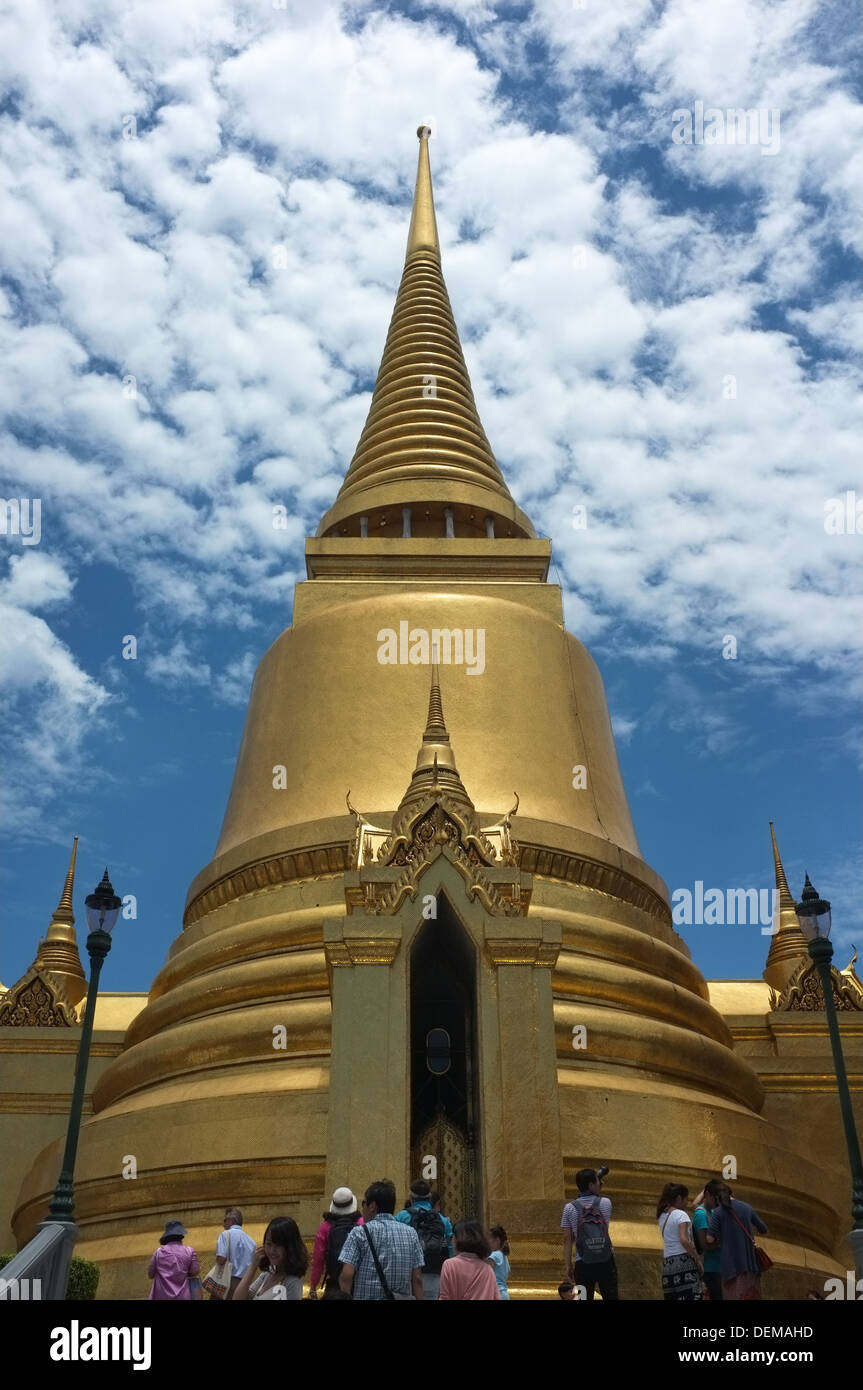 The Phra Si Rattana Chedi at the Grand Palace complex in Bangkok, Thailand. Stock Photo