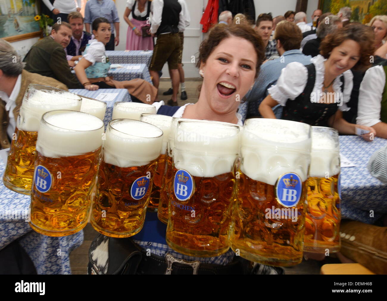 munich germany 21st sep 2013 waitresses helga carries beer jugs