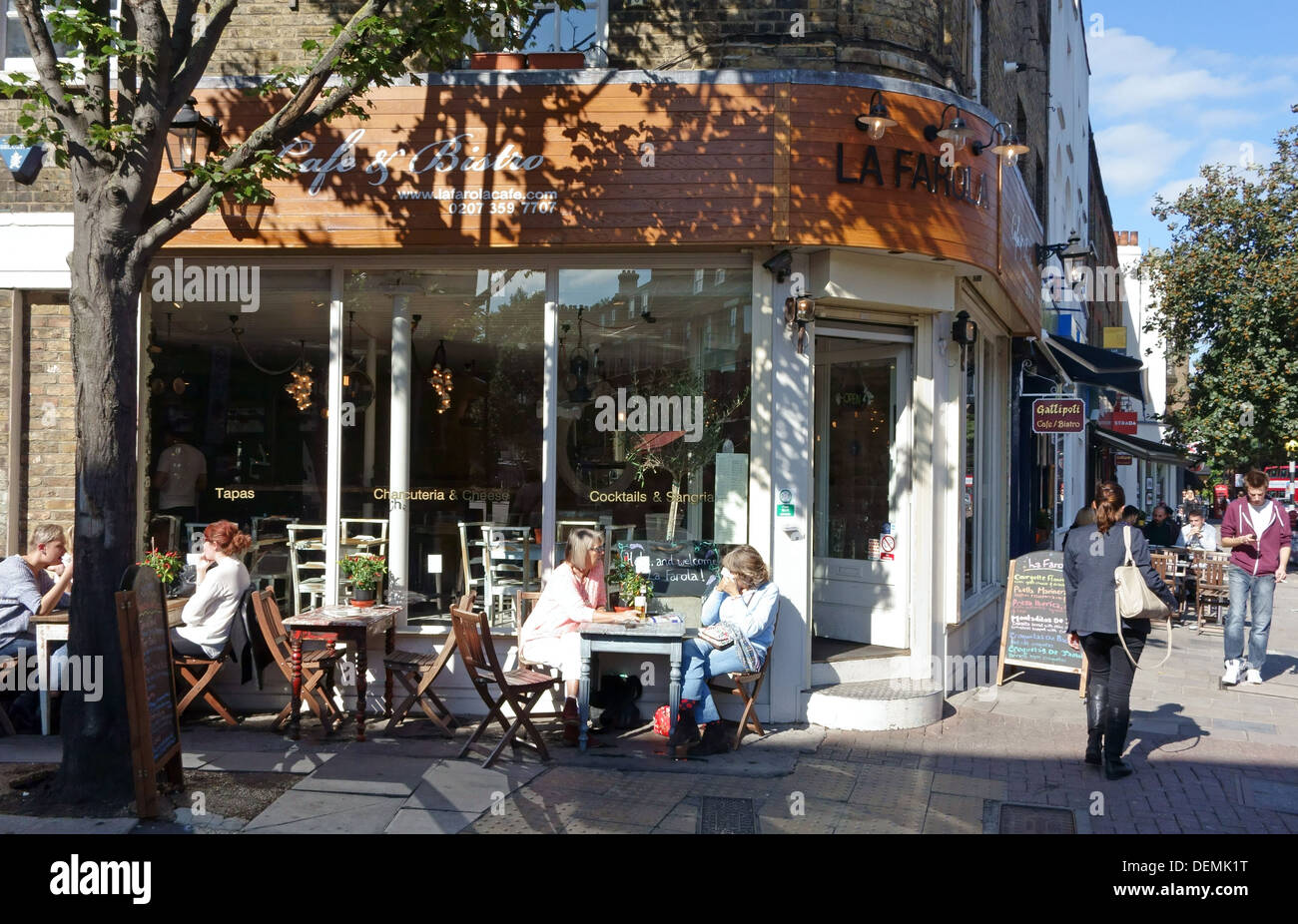 La Farola Spanish restaurant & tapas bar, Upper Street, Islington, London Stock Photo