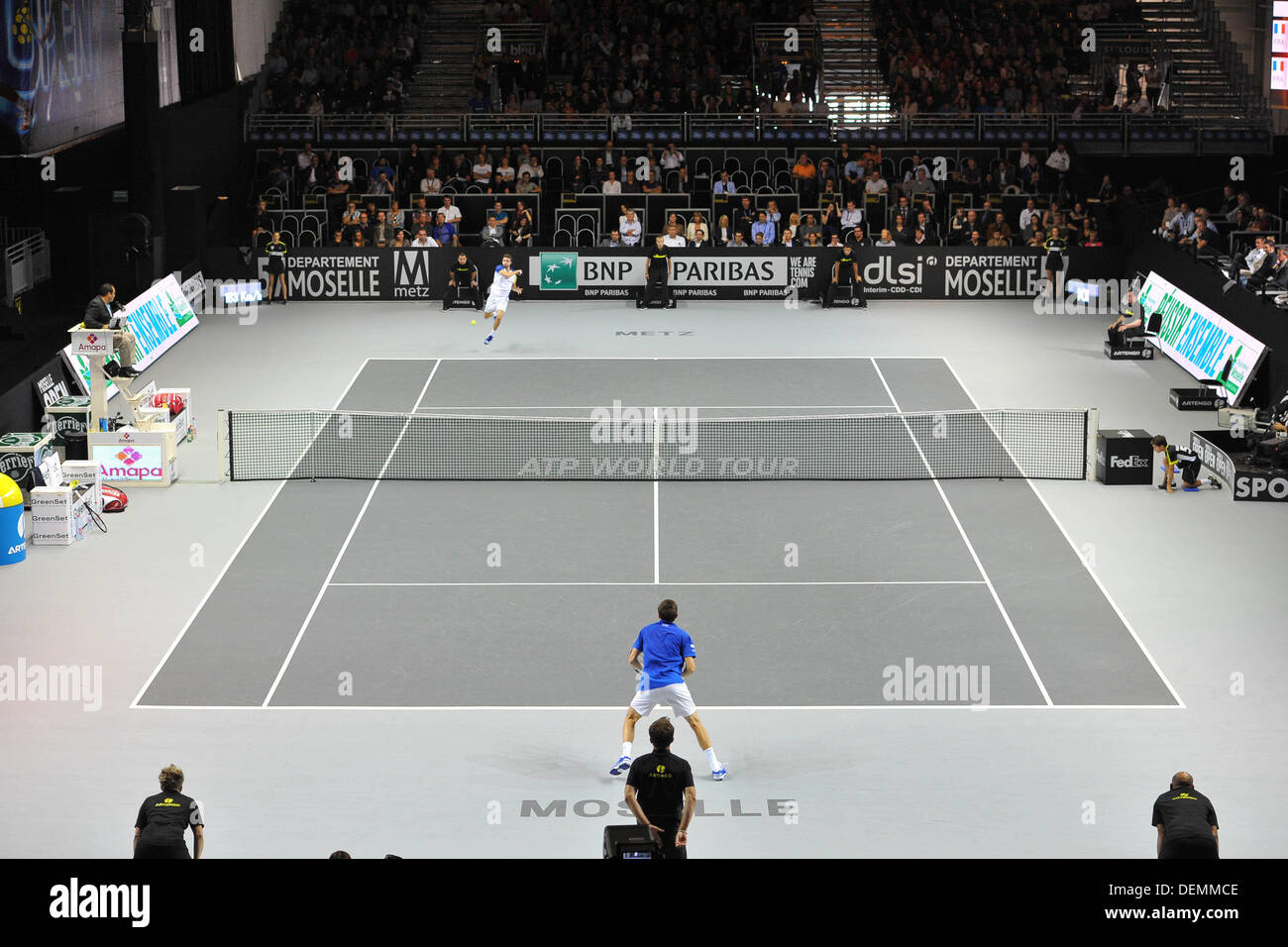Metz, France. 21st Sep, 2013. The Moselle Open ATP tennis tournament  semi-finals. Long view of the court and stands Credit: Action Plus  Sports/Alamy Live News Stock Photo - Alamy