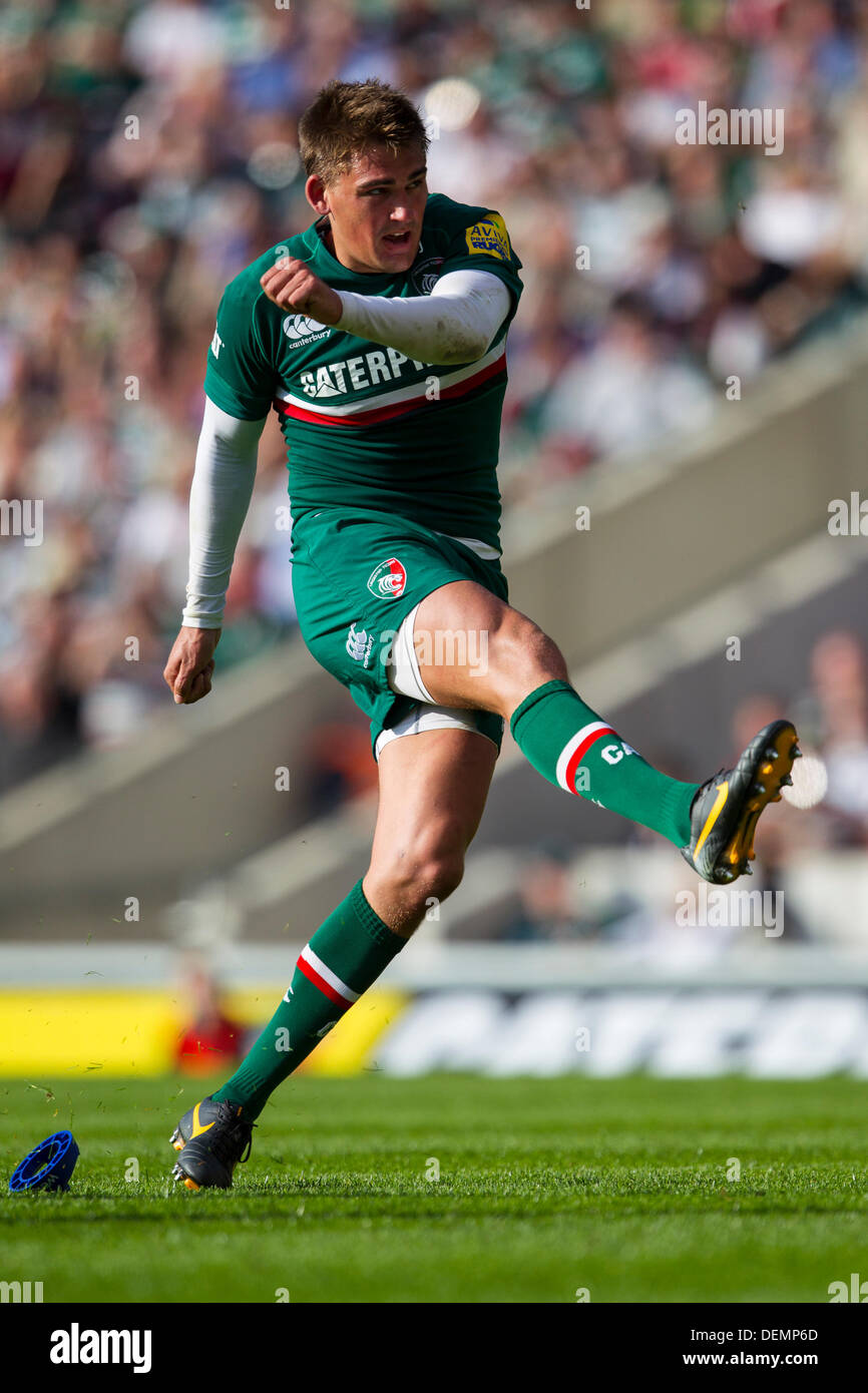 Leicester, UK. 21st Sep, 2013. Toby Flood kicks a penalty. Action during the Aviva Premiership Round 3 match between Leicester Tigers and Newcastle Falcons played at Welford Road, Leicester Credit:  Graham Wilson/Alamy Live News Stock Photo