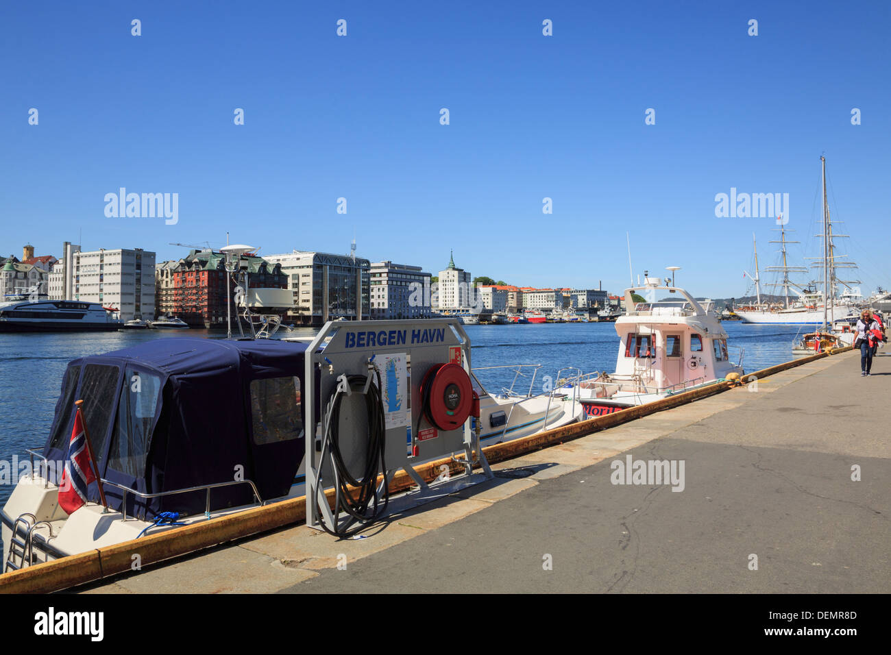 Facilities for moored boats in Vågen harbour, Port of Bergen Havn, Hordaland, Norway, Scandinavia Stock Photo