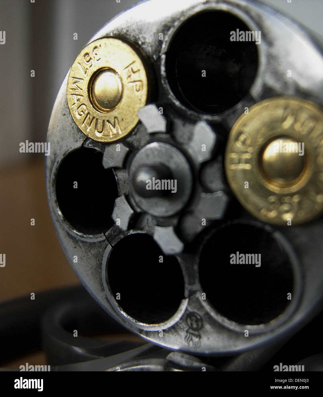 Revolver cylinder hi-res stock photography and images - Alamy
