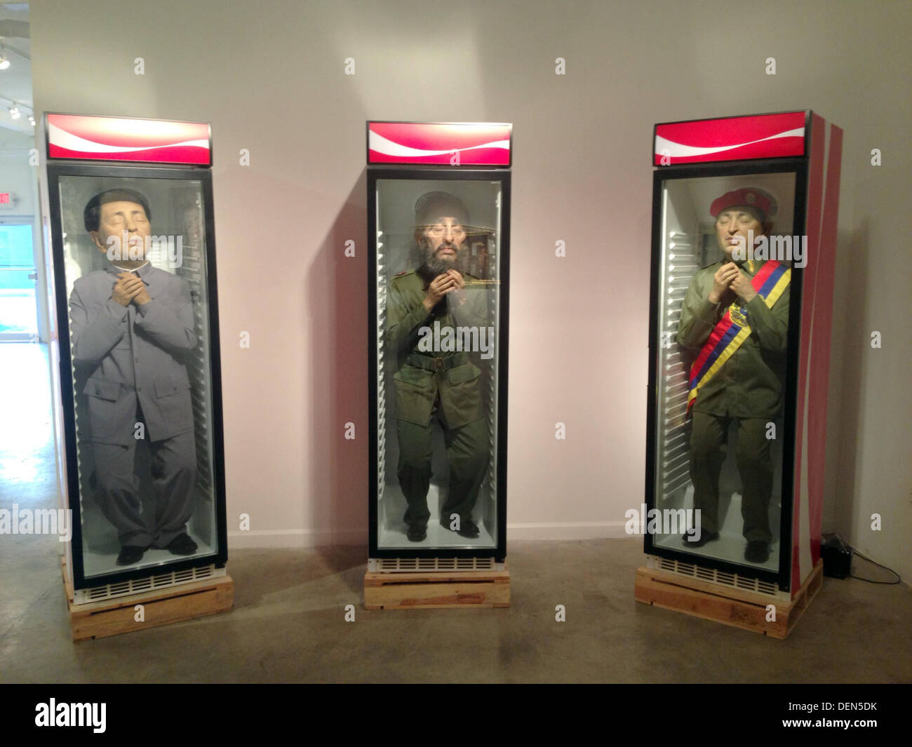 Heads of state Mao Zedong (L-R), Fidel Castro and Hugo Chavez as ...