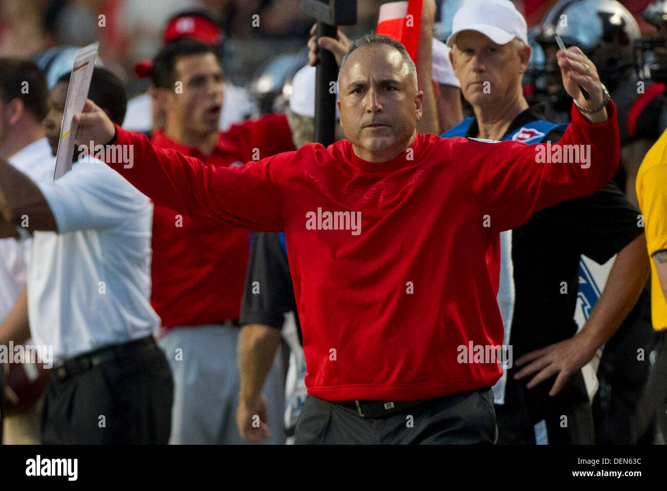 Piscataway, New Jersey, USA. 21st Sep, 2013. September 21, 2013: Rutgers Scarlet Knights head coach Kyle Flood gestures to the fans during the game between Arkansas Razorbacks and Rutgers Scarlet Knights at Highpoint Solutions Stadium in Piscataway, NJ. Rutgers Scarlet Knights defeated The Arkansas Razorbacks 28-24. Credit:  csm/Alamy Live News Stock Photo