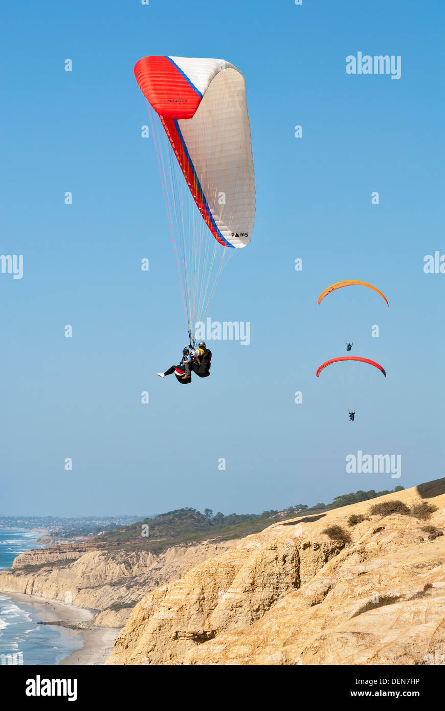 California, La Jolla, Torrey Pines Gliderport, tandem paraglider Stock ...