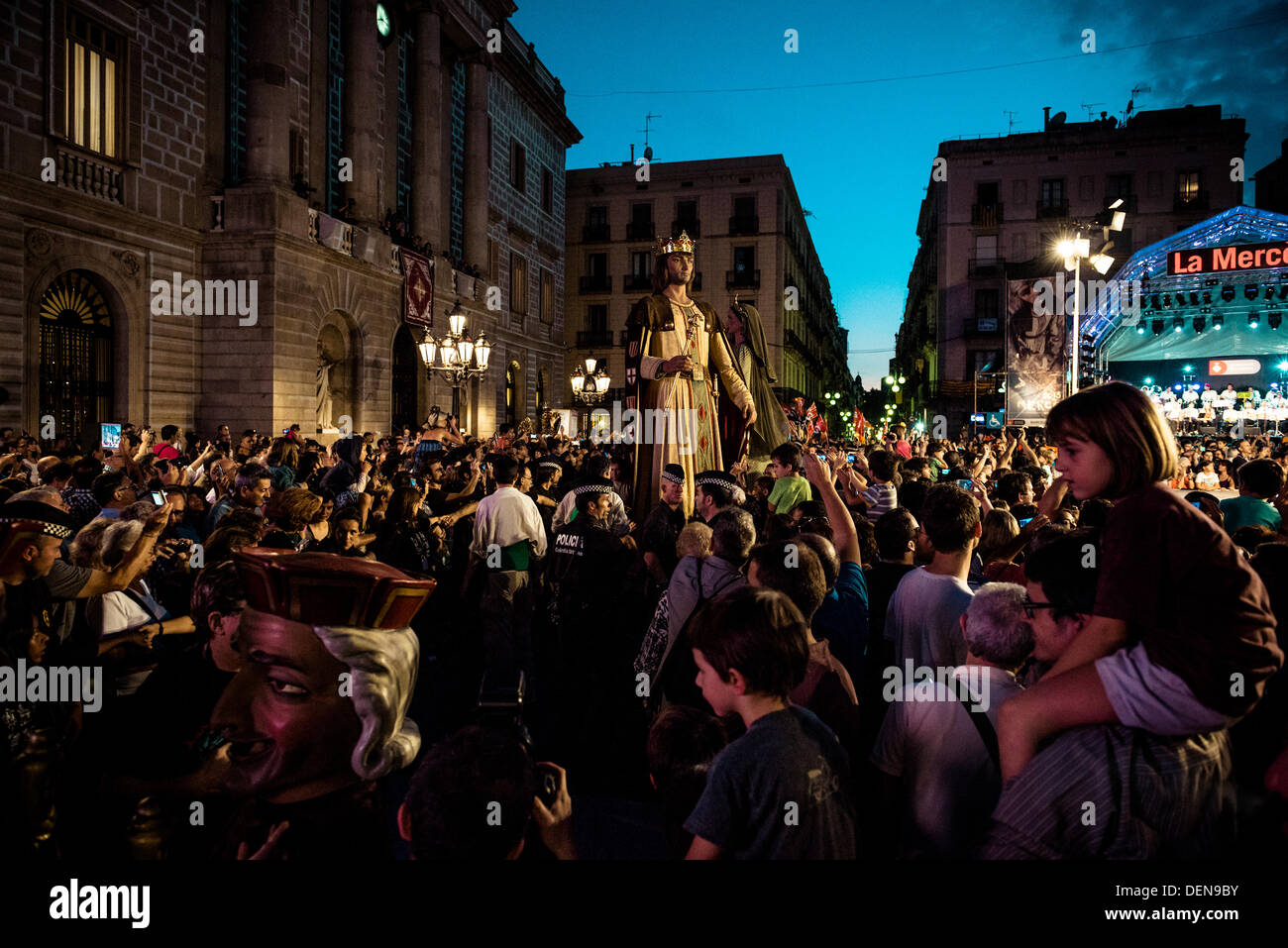 Giant festival puppets spain hires stock photography and images Alamy