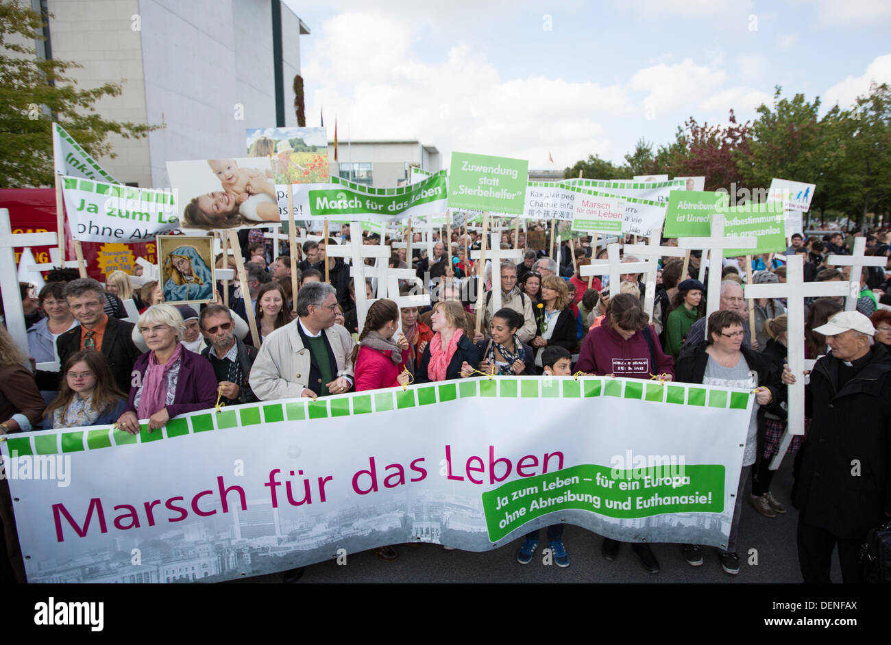People demonstrate against abortion in Berlin, Germany, 21 September 2013. Several hundred anti-abortion activists followed a call of Christian groups and demonstrated under the motto 'March for Life'. Photo: FLORIAN SCHUH Stock Photo