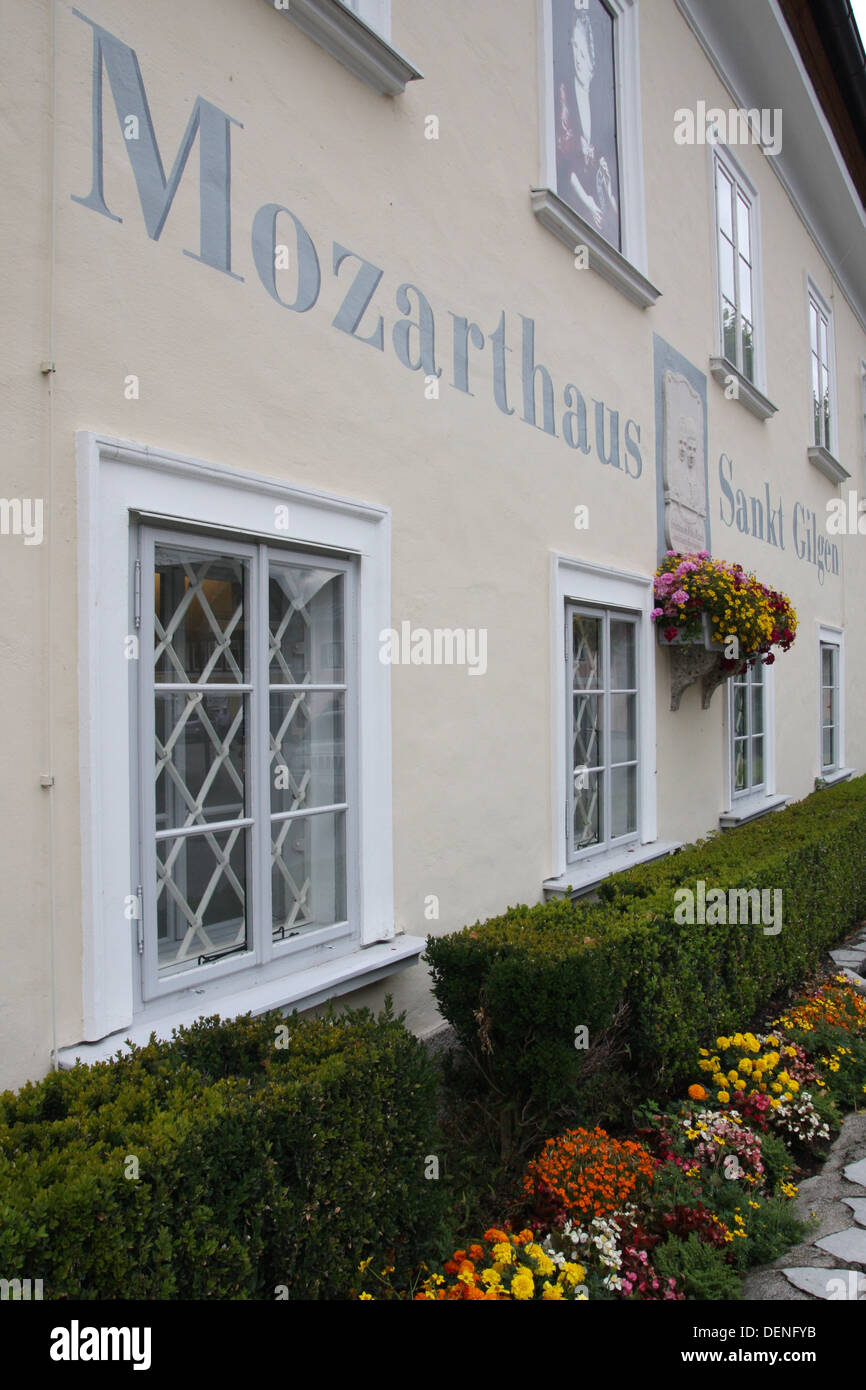 Mozart House (Museum) in St Gilgen on Wolfgangsee Stock Photo Alamy