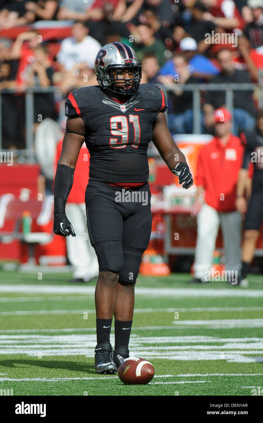 Piscataway, New Jersey, USA. 21st Sep, 2013. September 21, 2013: Rutgers Scarlet Knights defensive lineman Darius Hamilton (91) is in action during the game between Arkansas Razorbacks and Rutgers Scarlet Knights at Highpoint Solutions Stadium in Piscataway, NJ. Rutgers Scarlet Knights defeated The Arkansas Razorbacks 28-24. Credit:  csm/Alamy Live News Stock Photo