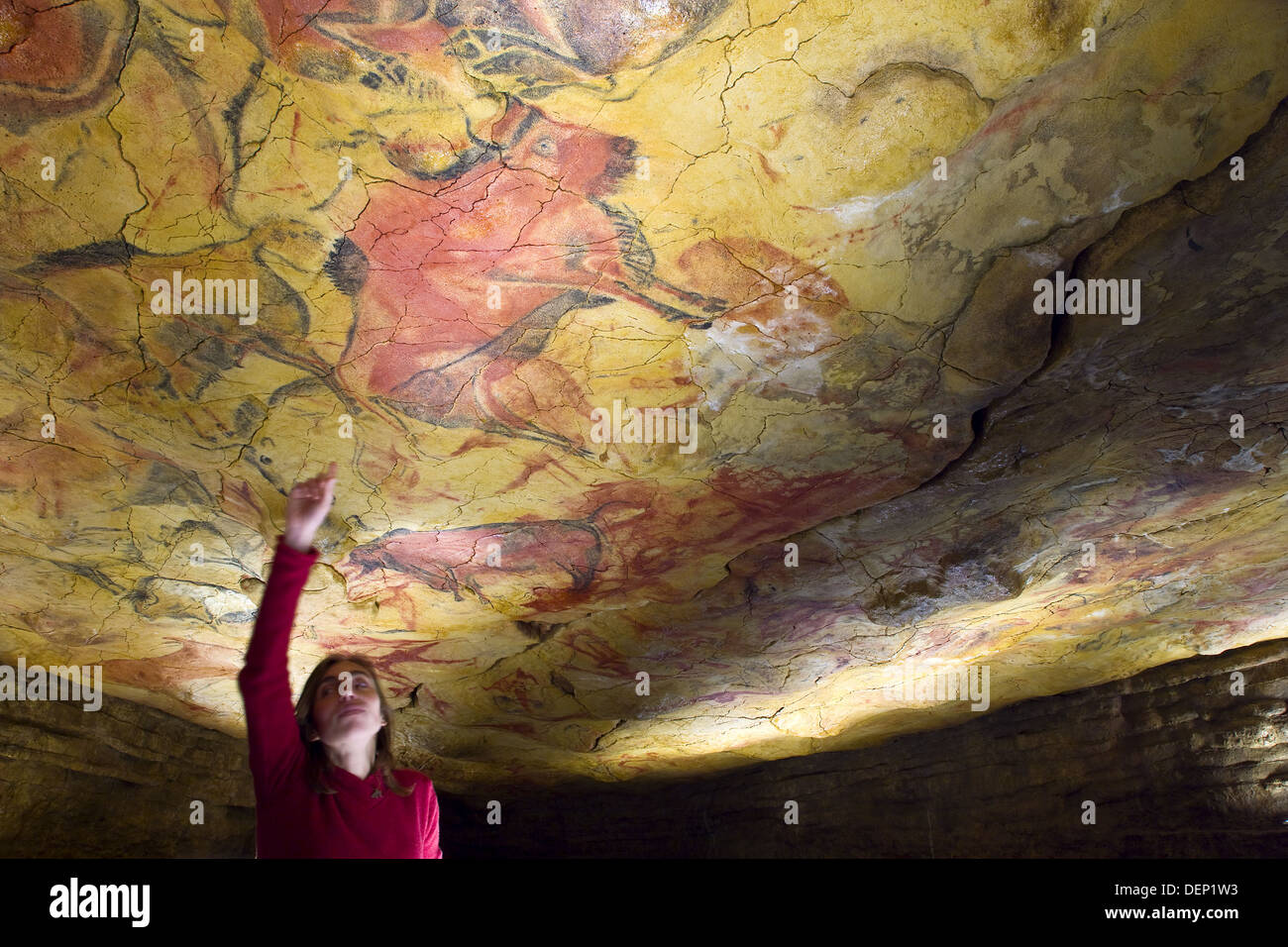 Upper Paleolithic Cave Paintings In The Cave Of Altamira Replica Stock   Upper Paleolithic Cave Paintings In The Cave Of Altamira Replica Santillana DEP1W3 