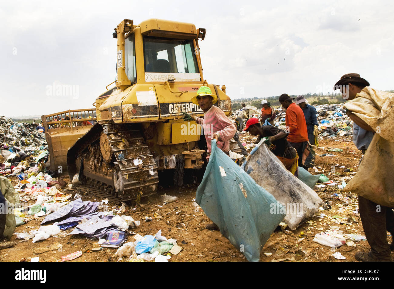 workers in the big garbage dump near Brasilia Stock Photo Alamy