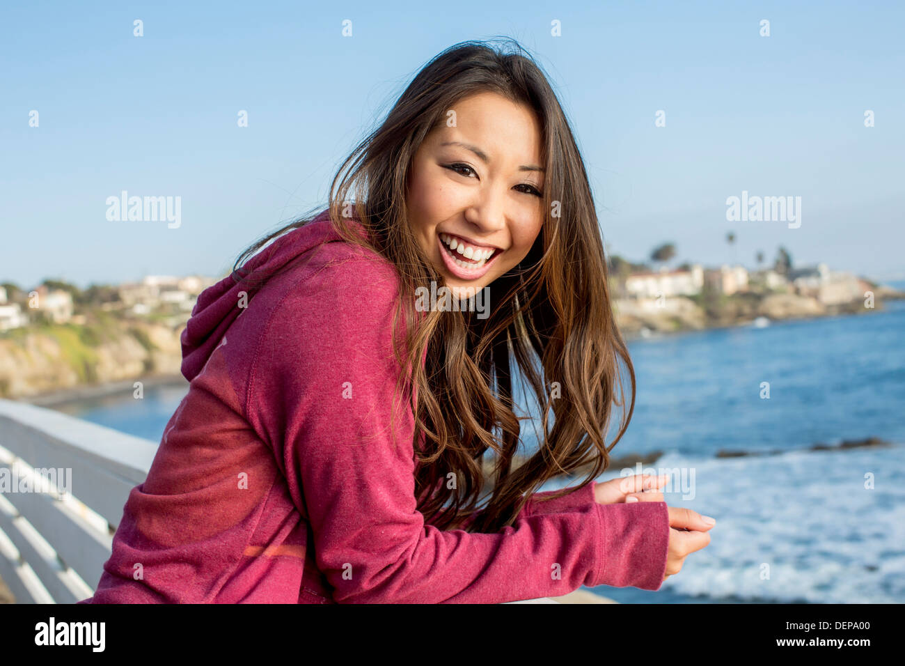 Smiling asian japanese korean hi-res stock photography and images - Alamy