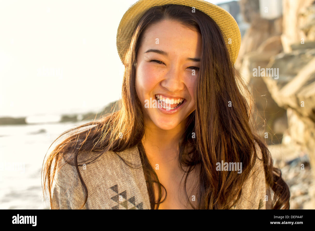 Smiling japanese hi-res stock photography and images - Alamy